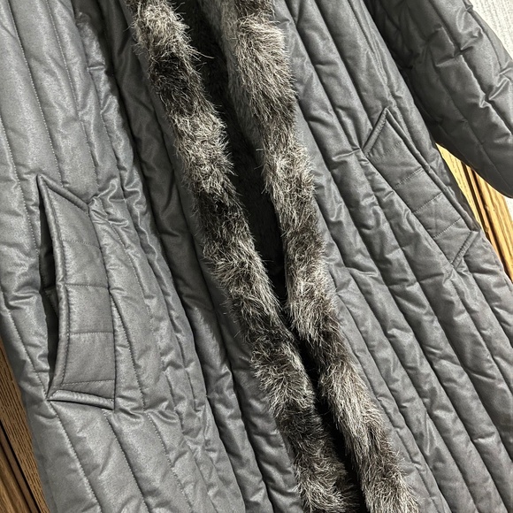 Vintage Smug Women’s Gray Quilted Hooded Faux Fur Long Winter Jacket Sz-M/L - Picture 5 of 7